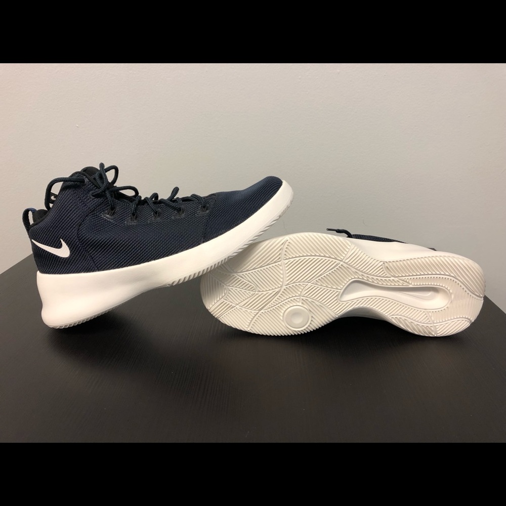 NIKE HYPERFR3SH BASKETBALL SHOES MENS SIZE 10